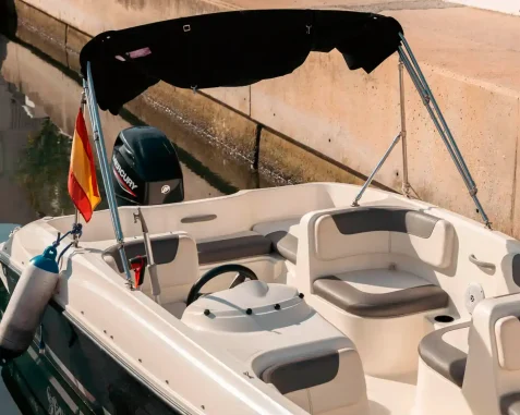 Barco con licencia – Bayliner E6