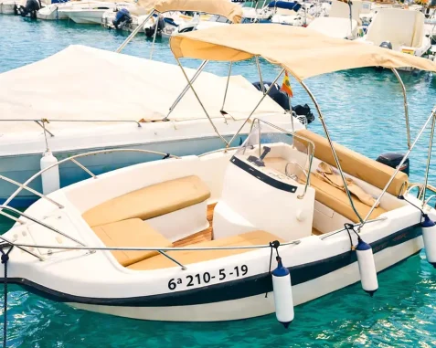 Barco sin licencia Mareti 450