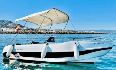 Barco sin licencia Voraz 450