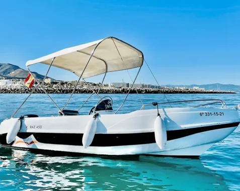 Barco sin licencia Voraz 450