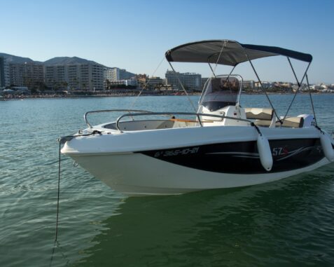Barco con licencia Trimarchi 57