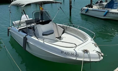 Barco con licencia Trimarchi 57
