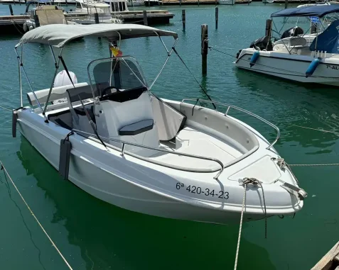 Barco con licencia Trimarchi 57