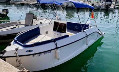 Barco sin licencia Bey Yatch