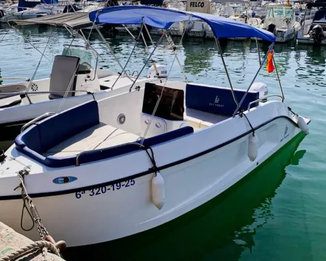 Barco sin licencia Bey Yatch