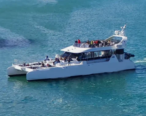 Gran Catamarán 130 pasajeros Málaga