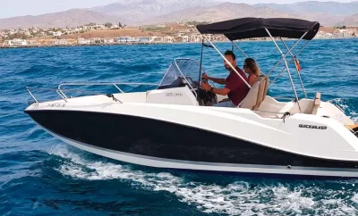 Barco con licencia Quicksilver 605