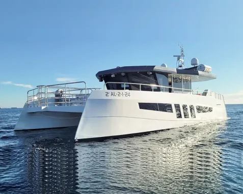Gran catamarán 70 pasajeros Marbella