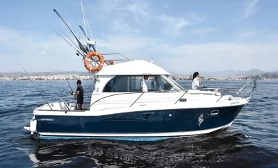Barco a motor Beneteau Antares 900