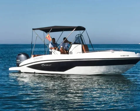 Barco con licencia Nireus 620 CL