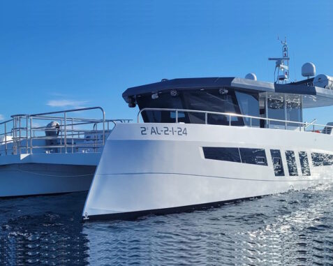 Gran catamarán 70 pasajeros Marbella