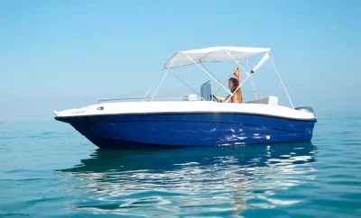 Barco sin licencia Nireus 490