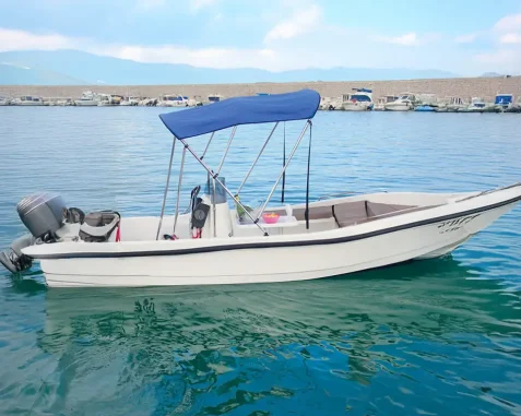 Lancha sin licencia Fuengirola