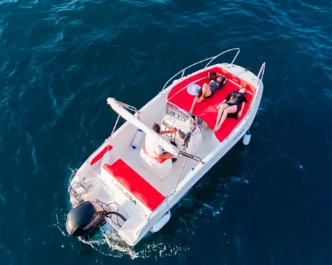 Lancha sin licencia Benalmadena