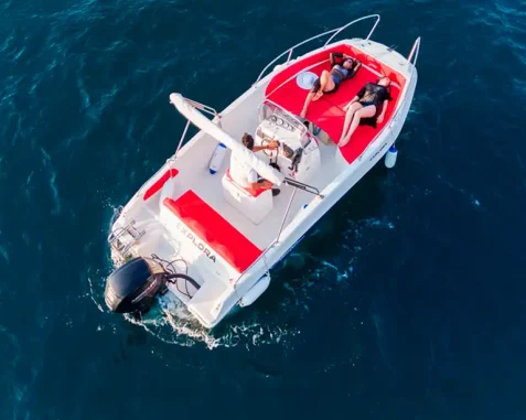 Lancha sin licencia Benalmadena